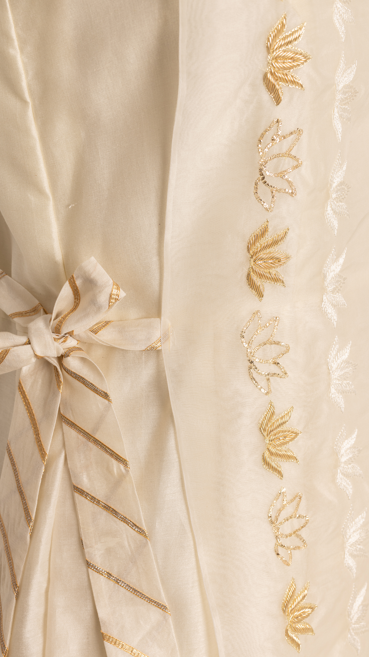 Ivory Organza Cape with Lotus Embroidery and Chanderi Inner