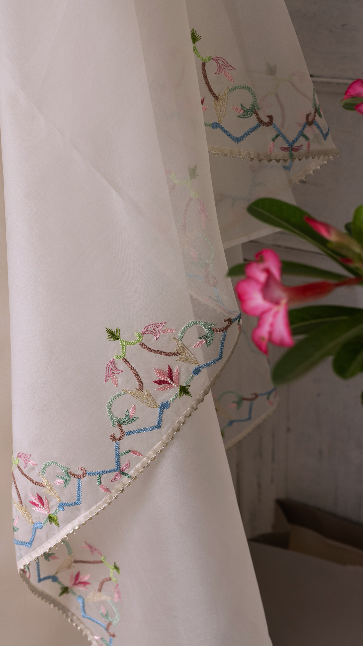 Ivory Organza Suit Set with Taj Inlay Embroidery