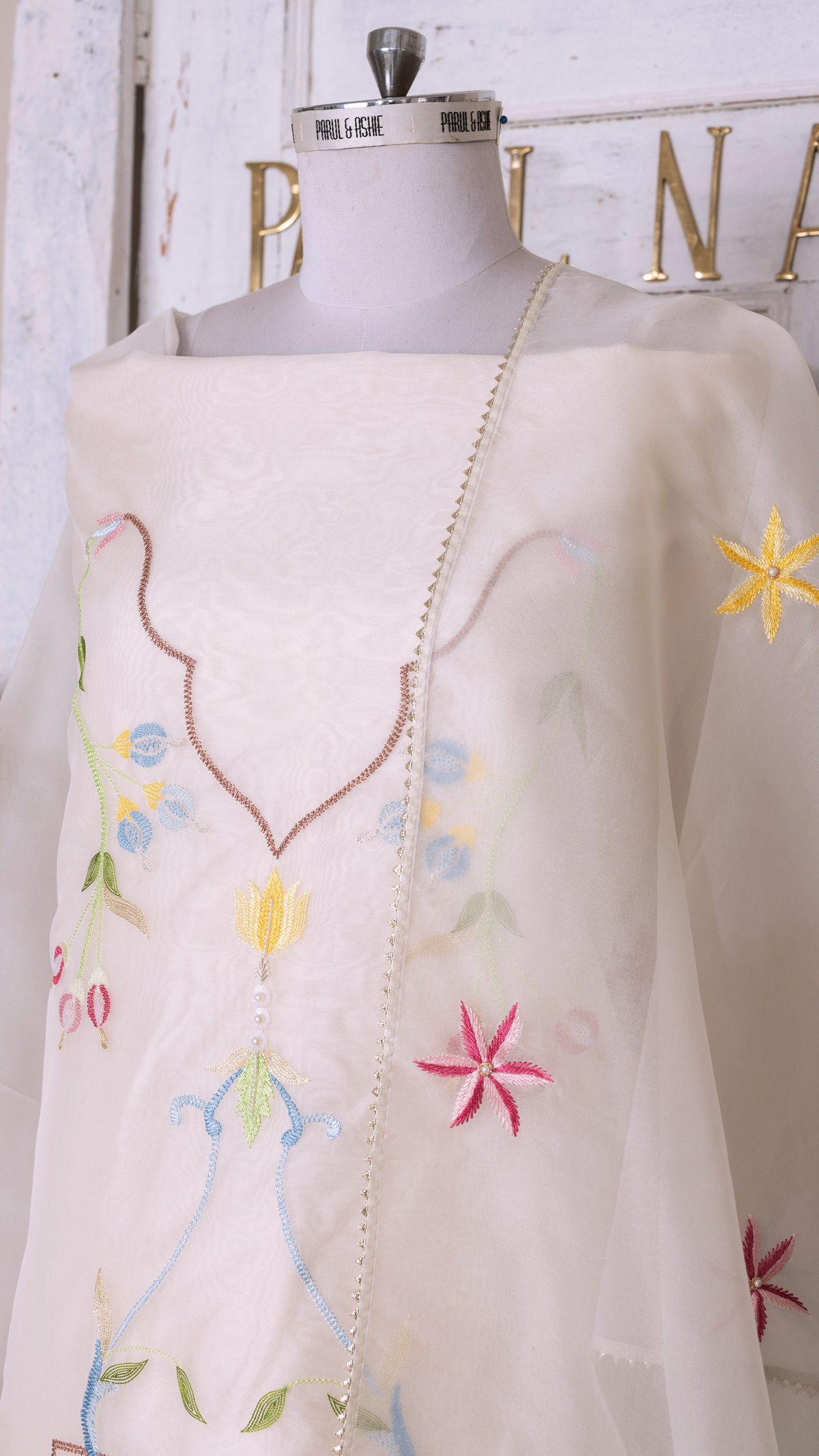 Ivory Organza Suit Set with Delicate Taj Inlay Motifs