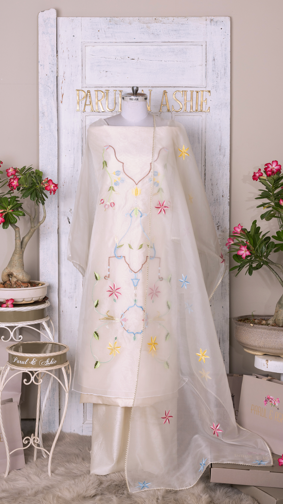 Ivory Organza Suit Set with Delicate Taj Inlay Motifs